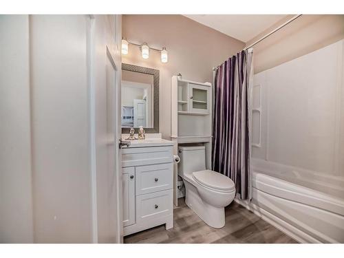 144 Baysprings Court Sw, Airdrie, AB - Indoor Photo Showing Bathroom