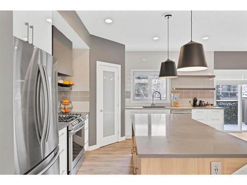 4-1918 32 Street Sw, Calgary, AB - Indoor Photo Showing Kitchen With Stainless Steel Kitchen With Upgraded Kitchen