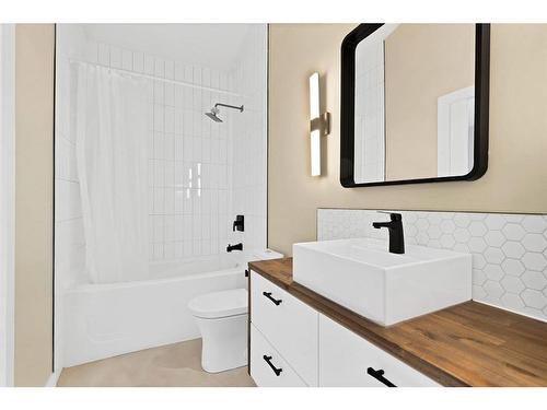 4-1918 32 Street Sw, Calgary, AB - Indoor Photo Showing Bathroom