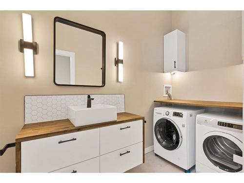 4-1918 32 Street Sw, Calgary, AB - Indoor Photo Showing Laundry Room