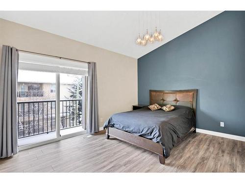 4-1918 32 Street Sw, Calgary, AB - Indoor Photo Showing Bedroom