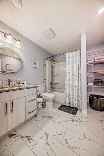 473 Marina Drive, Chestermere, AB - Indoor Photo Showing Bathroom