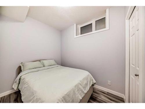 473 Marina Drive, Chestermere, AB - Indoor Photo Showing Bedroom