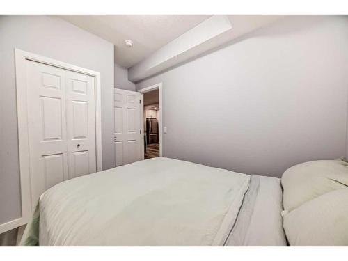 473 Marina Drive, Chestermere, AB - Indoor Photo Showing Bedroom