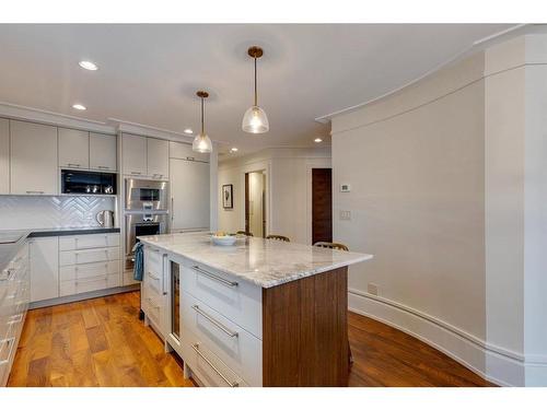 10-4907 8 Street Sw, Calgary, AB - Indoor Photo Showing Kitchen With Upgraded Kitchen