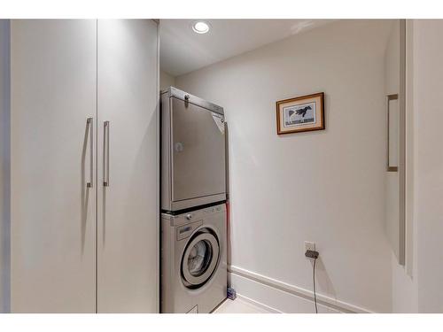 10-4907 8 Street Sw, Calgary, AB - Indoor Photo Showing Laundry Room