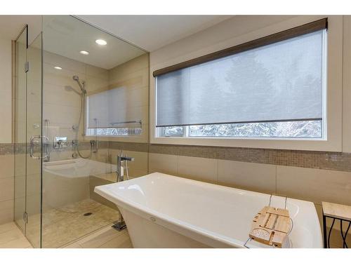 10-4907 8 Street Sw, Calgary, AB - Indoor Photo Showing Bathroom