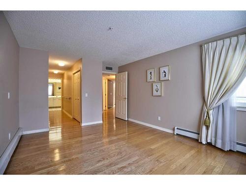 211-9449 19 Street Sw, Calgary, AB - Indoor