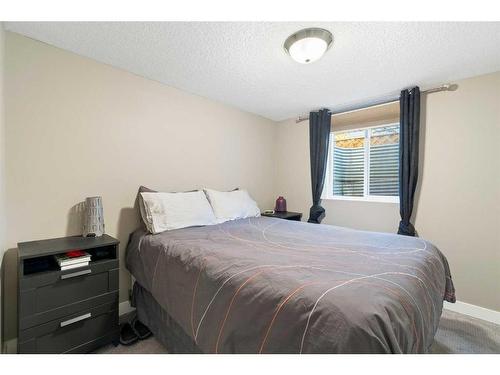 164 Havenhurst Crescent Sw, Calgary, AB - Indoor Photo Showing Bedroom