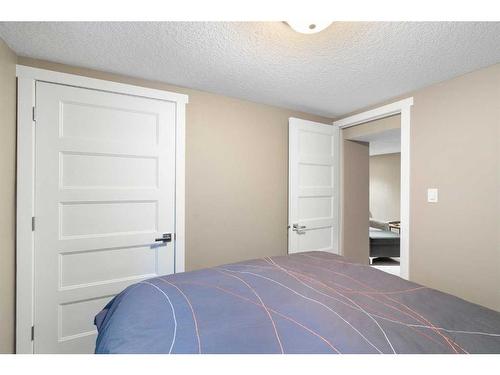 164 Havenhurst Crescent Sw, Calgary, AB - Indoor Photo Showing Bedroom