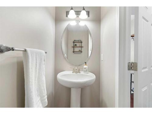 332 Whitecap Way, Chestermere, AB - Indoor Photo Showing Bathroom