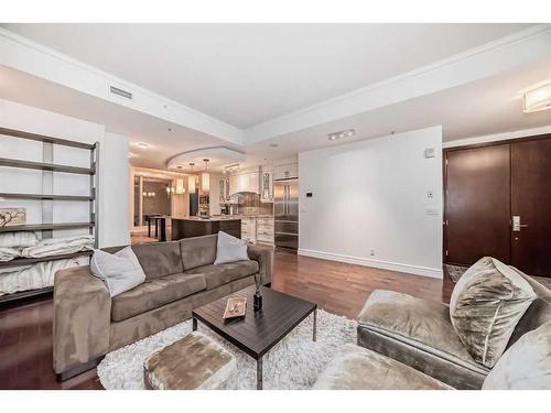 2500-817 15 Avenue Sw, Calgary, AB - Indoor Photo Showing Living Room