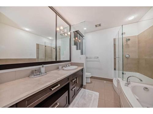 2500-817 15 Avenue Sw, Calgary, AB - Indoor Photo Showing Bathroom