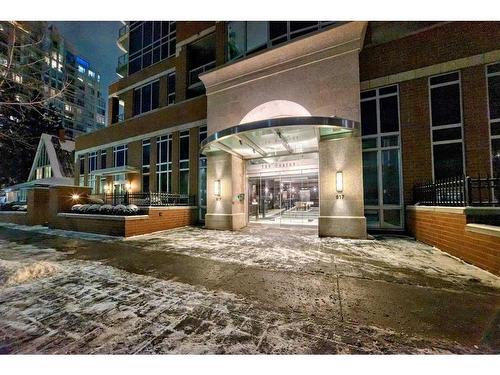 2500-817 15 Avenue Sw, Calgary, AB - Outdoor