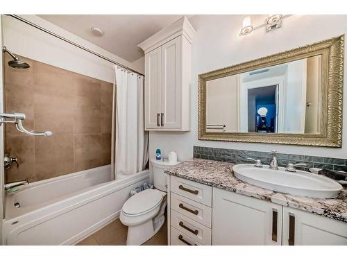 2500-817 15 Avenue Sw, Calgary, AB - Indoor Photo Showing Bathroom