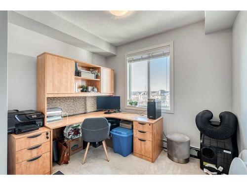 3312-522 Cranford Drive Se, Calgary, AB - Indoor Photo Showing Office