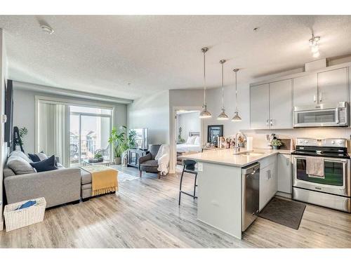 3312-522 Cranford Drive Se, Calgary, AB - Indoor Photo Showing Kitchen