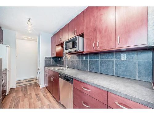 41-2414 14A Street Sw, Calgary, AB - Indoor Photo Showing Kitchen