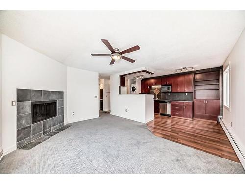 41-2414 14A Street Sw, Calgary, AB - Indoor Photo Showing Living Room