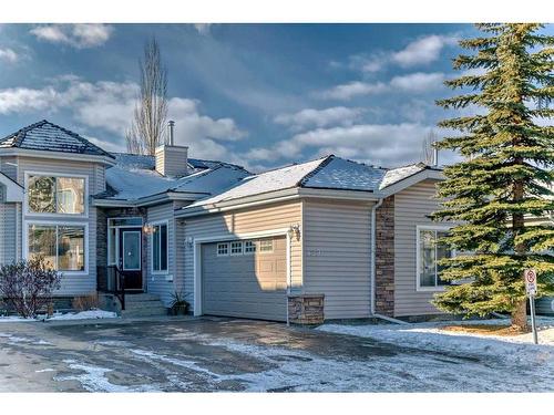 429 Rocky Vista Gardens Nw, Calgary, AB - Outdoor