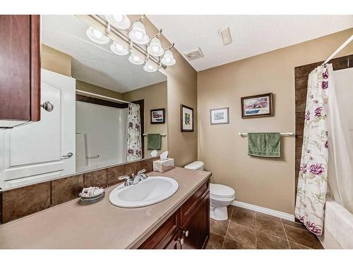 429 Rocky Vista Gardens Nw, Calgary, AB - Indoor Photo Showing Bathroom