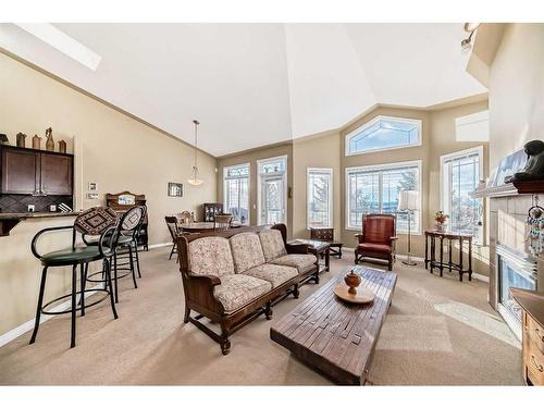 429 Rocky Vista Gardens Nw, Calgary, AB - Indoor Photo Showing Living Room