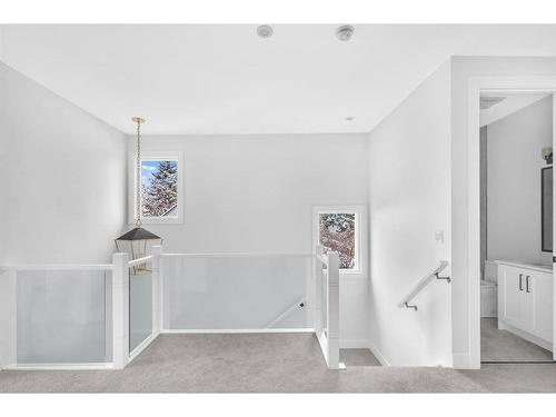 824 21 Avenue Nw, Calgary, AB - Indoor Photo Showing Other Room