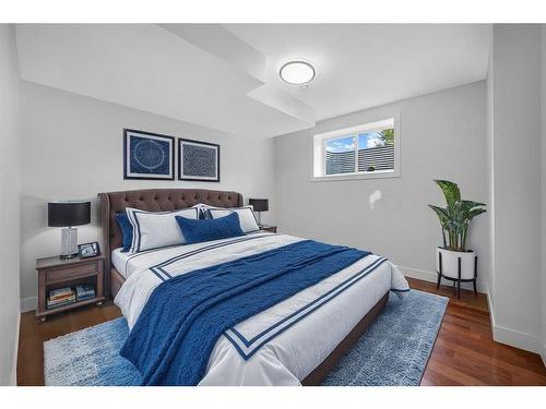 824 21 Avenue Nw, Calgary, AB - Indoor Photo Showing Bedroom