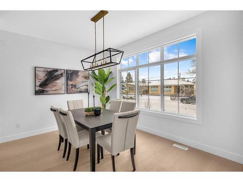 824 21 Avenue Nw, Calgary, AB - Indoor Photo Showing Dining Room