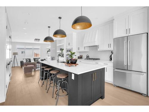 824 21 Avenue Nw, Calgary, AB - Indoor Photo Showing Kitchen With Stainless Steel Kitchen With Upgraded Kitchen