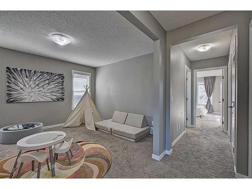 95 Evansridge Crescent Nw, Calgary, AB - Indoor Photo Showing Other Room