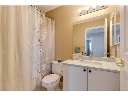 93 Cougarstone Place Sw, Calgary, AB - Indoor Photo Showing Bathroom