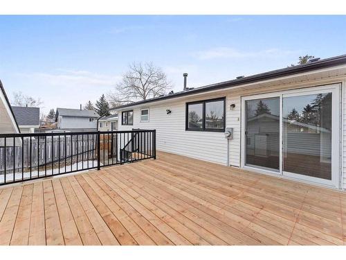 895 Pinecliff Drive Ne, Calgary, AB - Outdoor With Deck Patio Veranda With Exterior