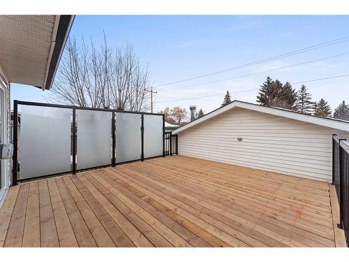 895 Pinecliff Drive Ne, Calgary, AB - Outdoor With Exterior