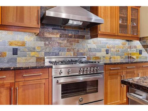 3-806 4Th Street, Canmore, AB - Indoor Photo Showing Kitchen