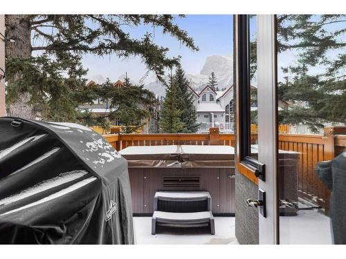 3-806 4Th Street, Canmore, AB - Outdoor