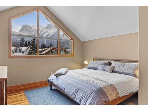 3-806 4Th Street, Canmore, AB - Indoor Photo Showing Bedroom