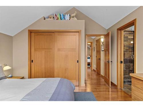 3-806 4Th Street, Canmore, AB - Indoor Photo Showing Bedroom