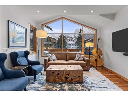 3-806 4Th Street, Canmore, AB - Indoor Photo Showing Living Room