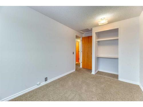 555 Woodpark Boulevard Sw, Calgary, AB - Indoor Photo Showing Other Room