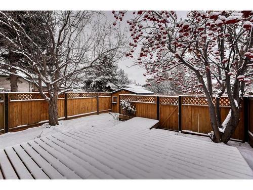 555 Woodpark Boulevard Sw, Calgary, AB - Outdoor