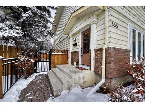 555 Woodpark Boulevard Sw, Calgary, AB - Outdoor