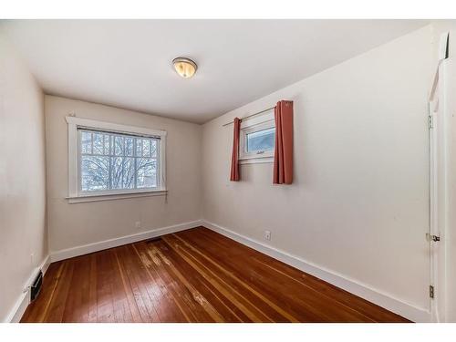 301 15 Avenue Ne, Calgary, AB - Indoor Photo Showing Other Room