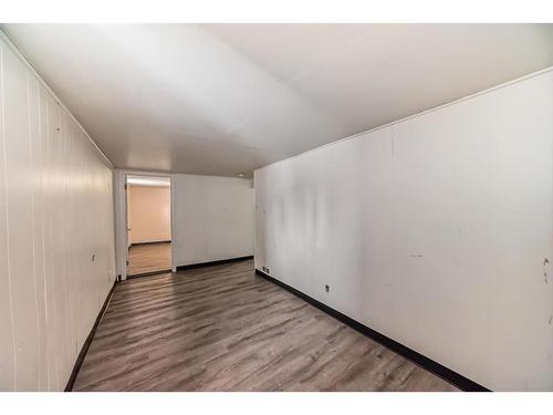 301 15 Avenue Ne, Calgary, AB - Indoor Photo Showing Other Room