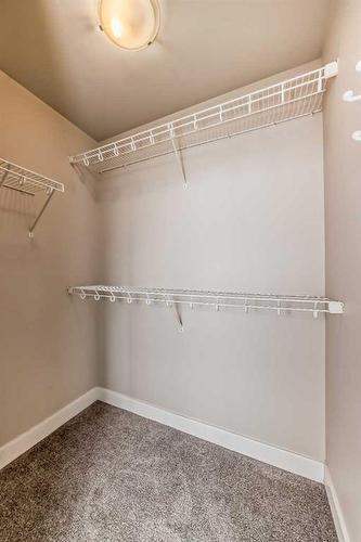 605-77 Spruce Place Sw, Calgary, AB - Indoor With Storage