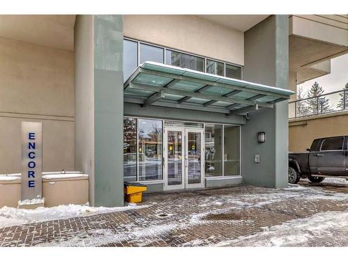 605-77 Spruce Place Sw, Calgary, AB - 