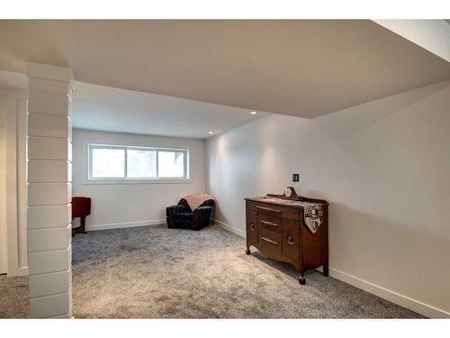 3227 41 Street Se, Calgary, AB - Indoor