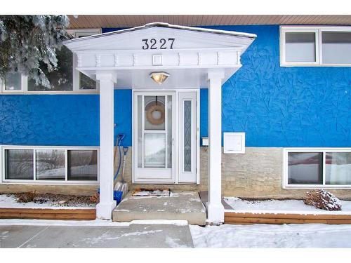 3227 41 Street Se, Calgary, AB - Outdoor