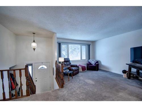 3227 41 Street Se, Calgary, AB - Indoor