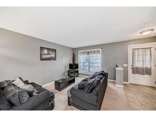 433 Tuscany Drive Nw, Calgary, AB - Indoor Photo Showing Living Room